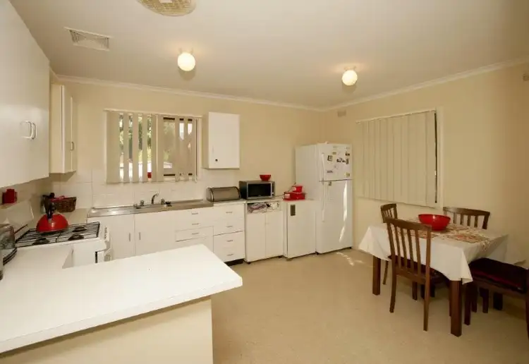 Third view of Homely house listing, 4 Rogers Place, Tolland, Wagga Wagga NSW 2650