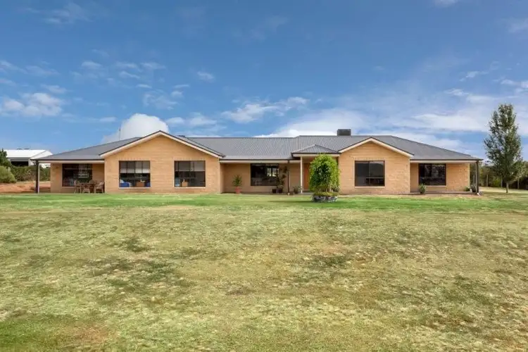 9 Olearia Place, Lake Albert, Wagga Wagga NSW 2650