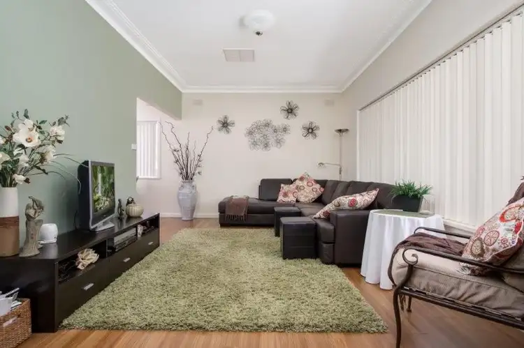 Second view of Homely house listing, 5 Nixon Crescent, Tolland, Wagga Wagga NSW 2650