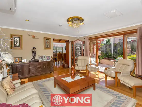 9 Warrington St, Robertson QLD 4109