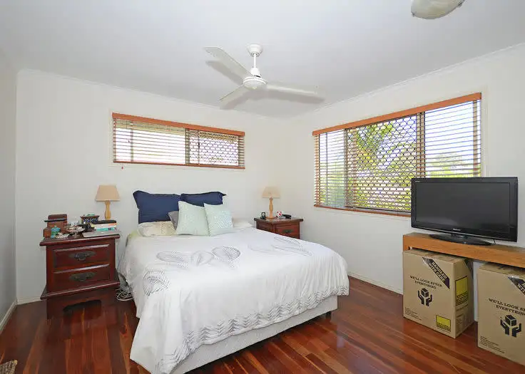 Seventh view of Homely house listing, 293 Torquay Tce, Torquay QLD 4655
