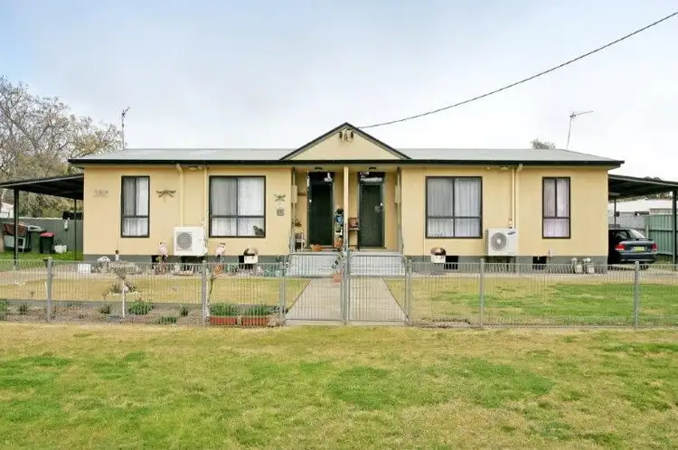 1 & 2 27 Railway Parade, Junee NSW 2663
