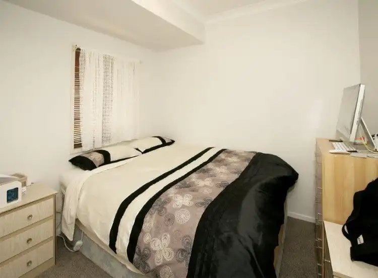 Fifth view of Homely semi-detached listing, 1 & 2 27 Railway Parade, Junee NSW 2663