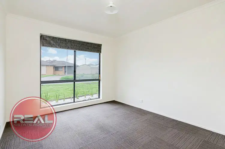 Fifth view of Homely house listing, 10 Sterling Court, Smithfield Plains SA 5114