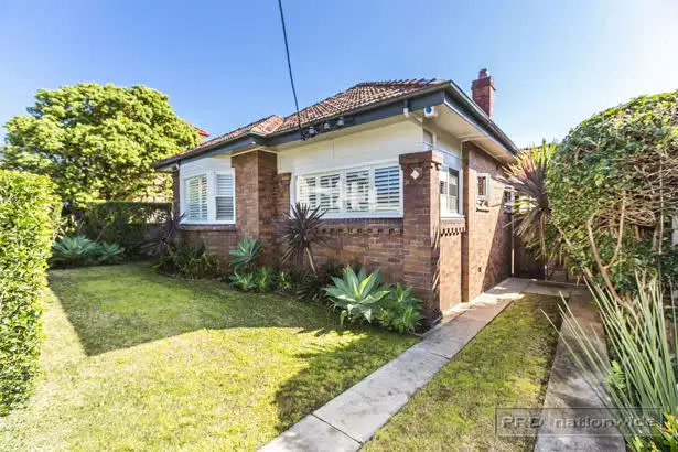16 Thomas Street, Hamilton South NSW 2303