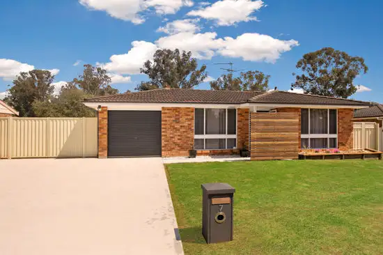 7 Marsden Cres, Bligh Park NSW 2756