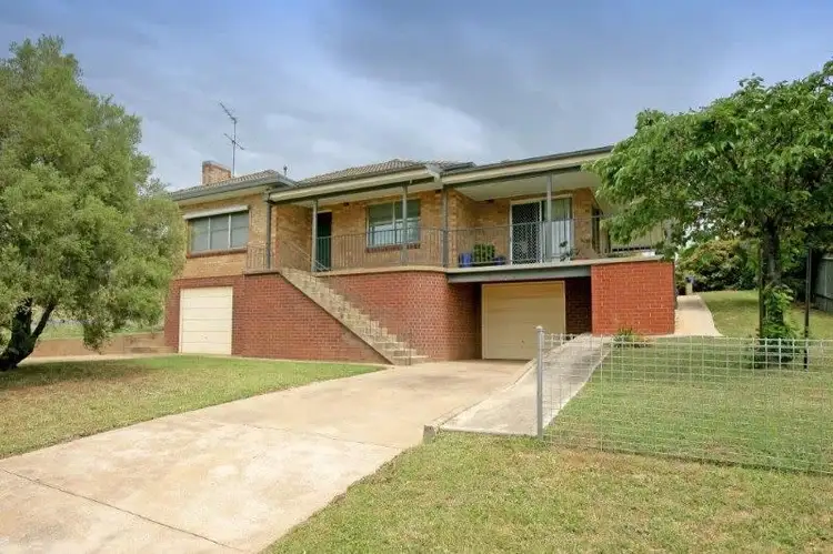 9 Kitchener Street, Junee NSW 2663