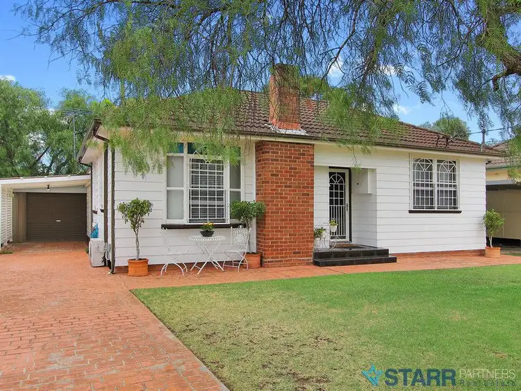 6 Laverack Crescent, South Granville NSW 2142