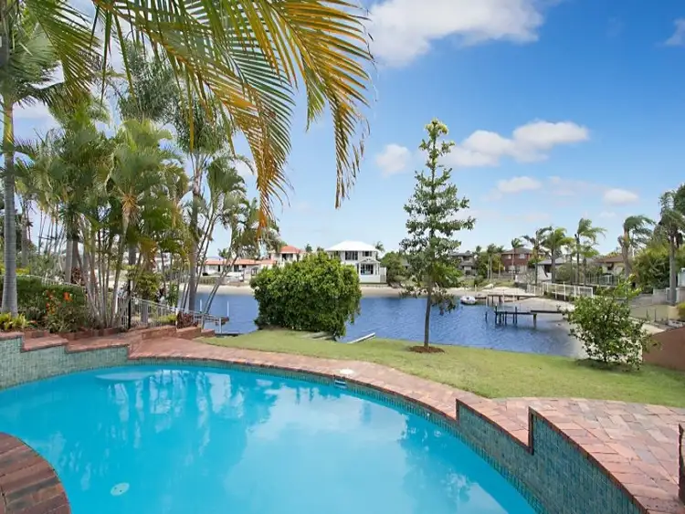 5 Maureen Court, Broadbeach Waters QLD 4218