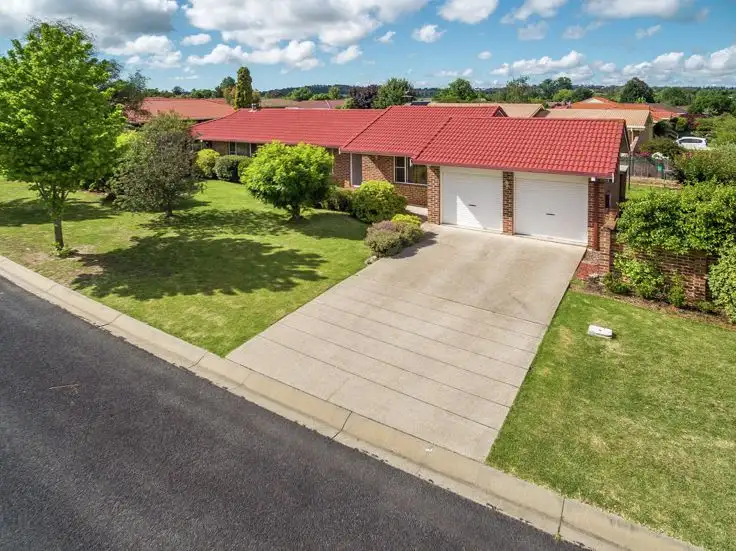 14 Hunt Avenue, Armidale NSW 2350