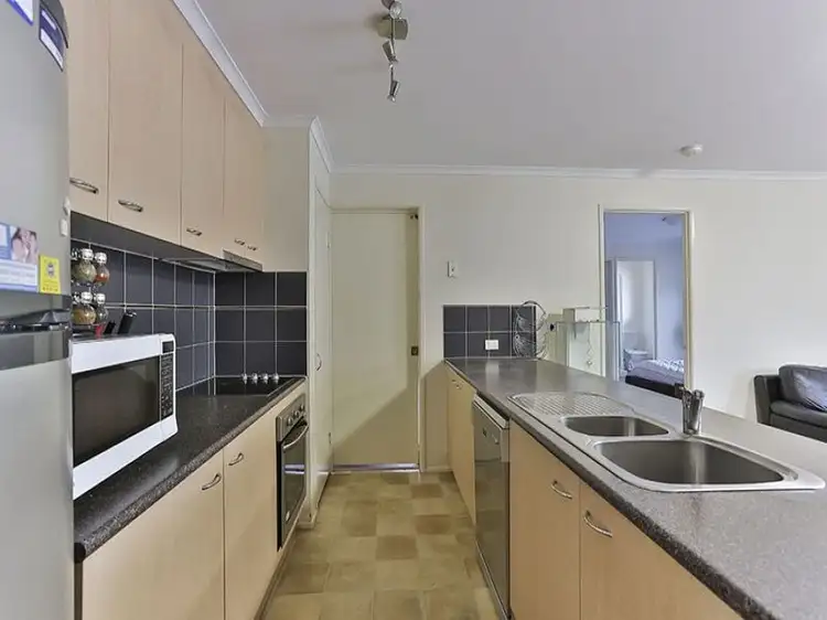 2/222 Taylor Street, Newtown QLD 4350