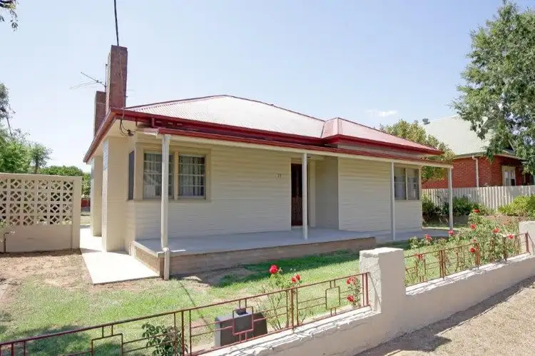 23 Regent Street, Junee NSW 2663