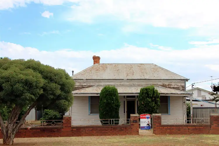 70 Hebden Street, Lockhart NSW 2656