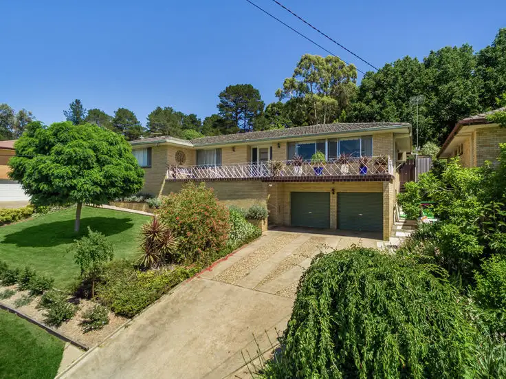 19 Campion Parade, Armidale NSW 2350