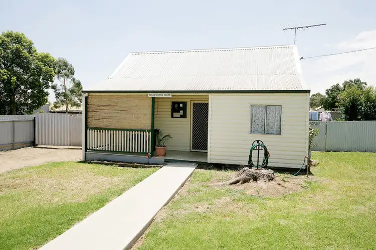 12 Lord Street, Junee NSW 2663