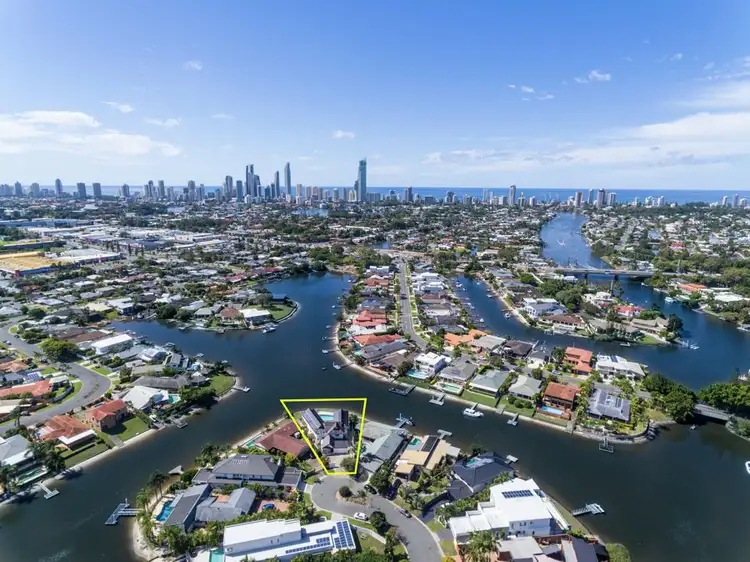 4 Saywell Street, Sorrento QLD 4217