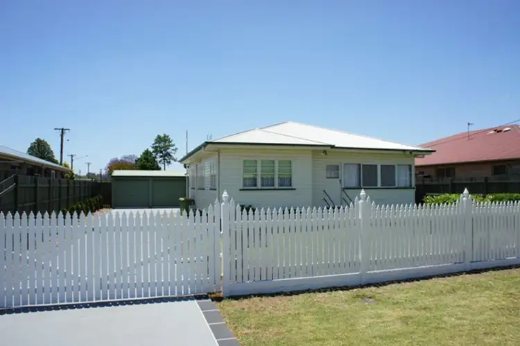 35 Tomkinson Street, Wilsonton QLD 4350