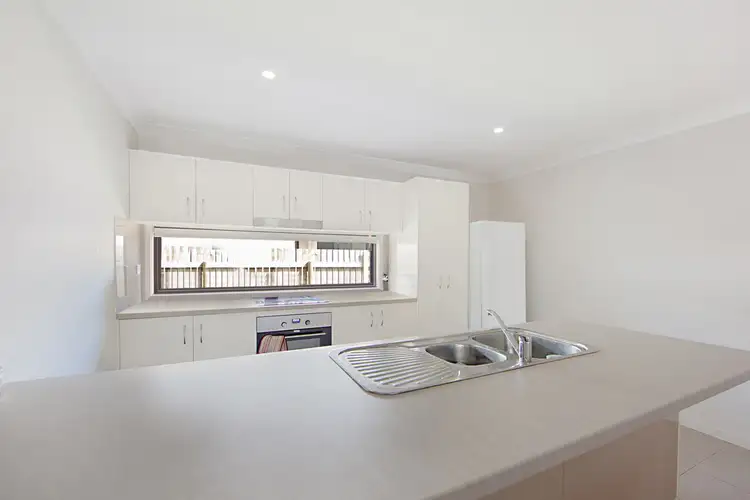 14 Waikiki Terrace, Mount Low QLD 4818