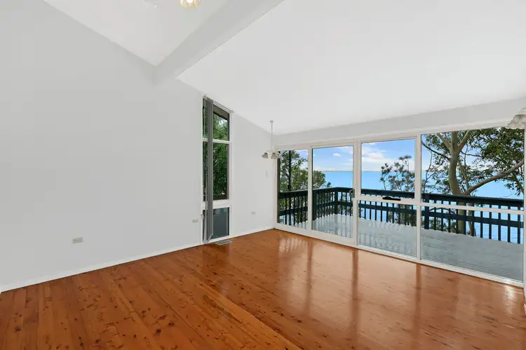 142A Tuggerawong Road (1 Karthina Crescent), Wyongah NSW 2259