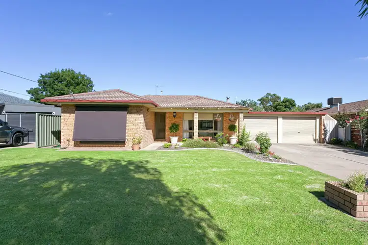 10 Grevillea Crescent, Lake Albert NSW 2650