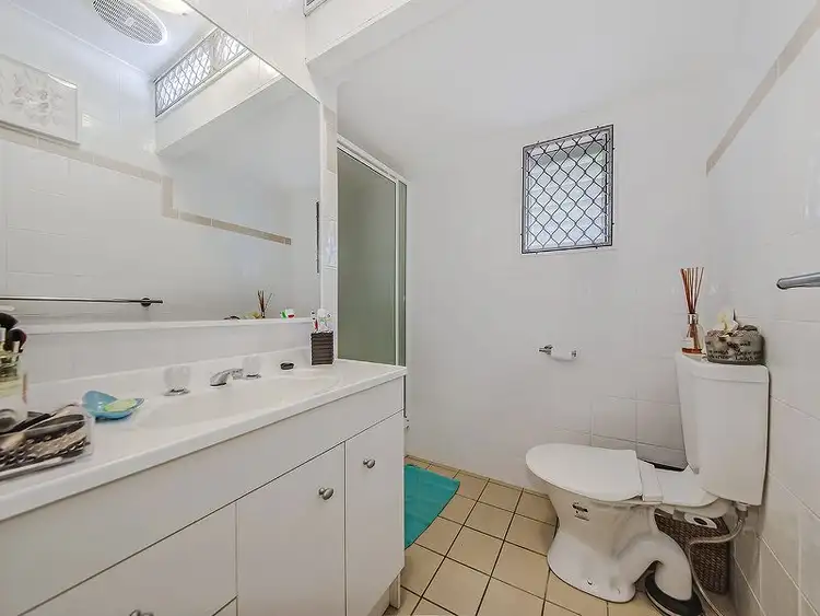 Sixth view of Homely unit listing, 1/72 Mcfadden Street, Wynnum QLD 4178