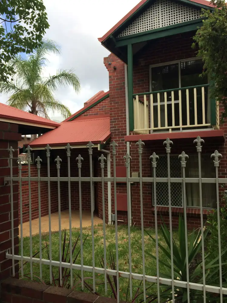 19 Barrett Street