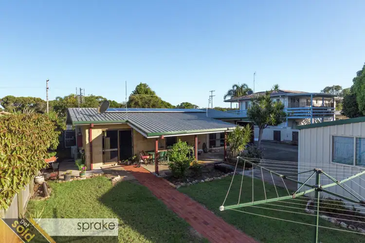 19 William Street, Urangan QLD 4655