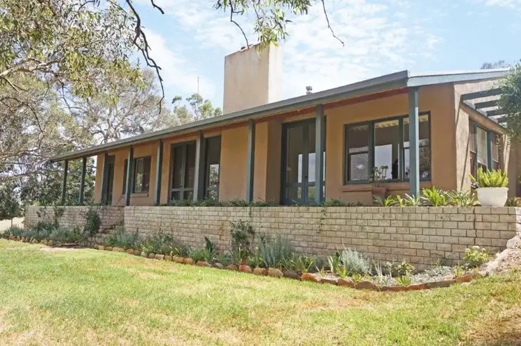 27 Dudauman Rd, Cootamundra NSW 2590