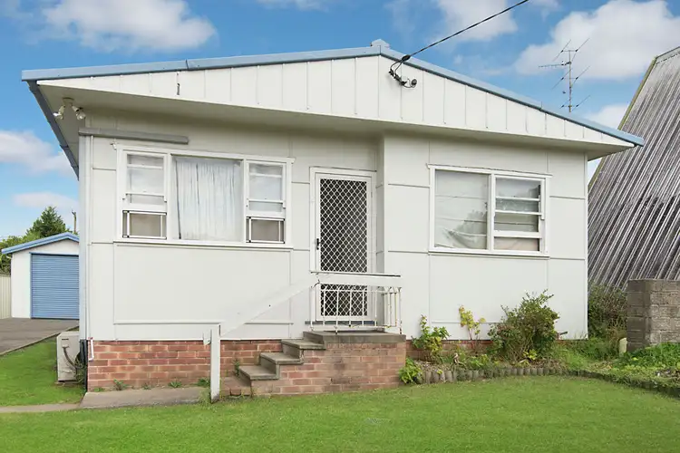 2 Vena Avenue, Gorokan NSW 2263