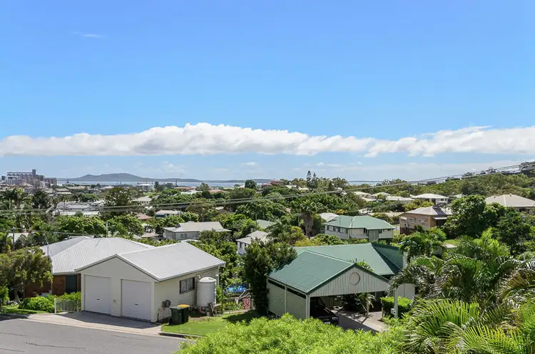 17 Amelia Street, West Gladstone QLD 4680