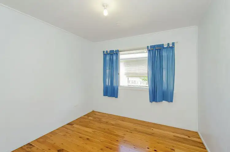 Sixth view of Homely house listing, 28 Squire St, Toolooa QLD 4680