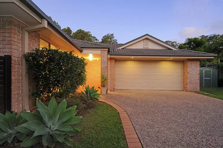 3 Hillside Court, Little Mountain QLD 4551