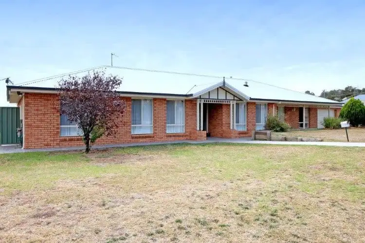 7 Church St, Junee NSW 2663