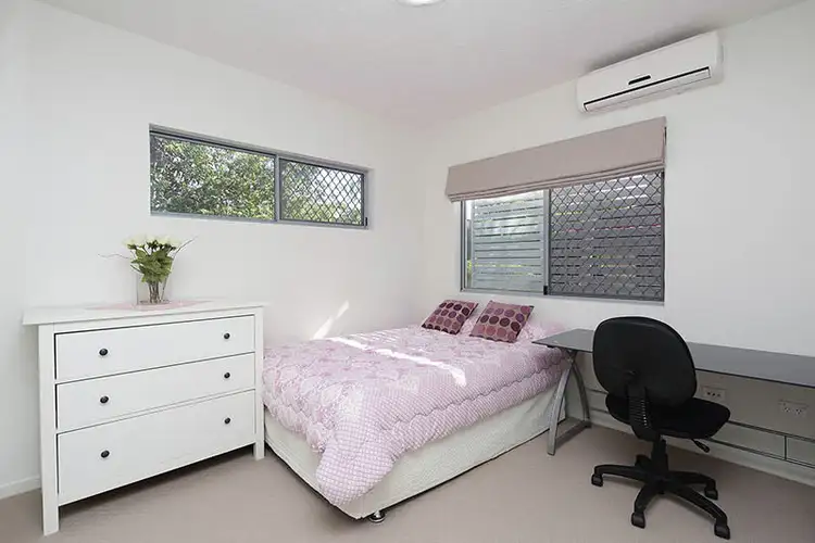 Fifth view of Homely unit listing, 2/28 Adelaide st, Carina QLD 4152