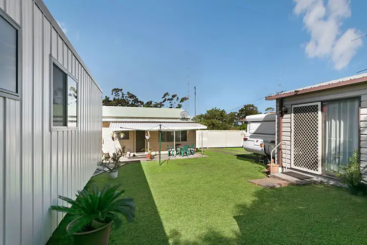 135 Wallarah Road, Gorokan NSW 2263