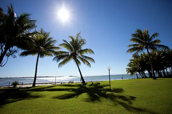 2/18 Beach Road, Dolphin Heads QLD 4740