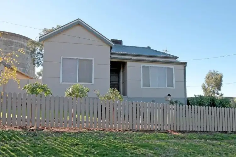 1 Hart St, Junee NSW 2663