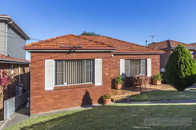 10 Oceanview Pde, Charlestown NSW 2290