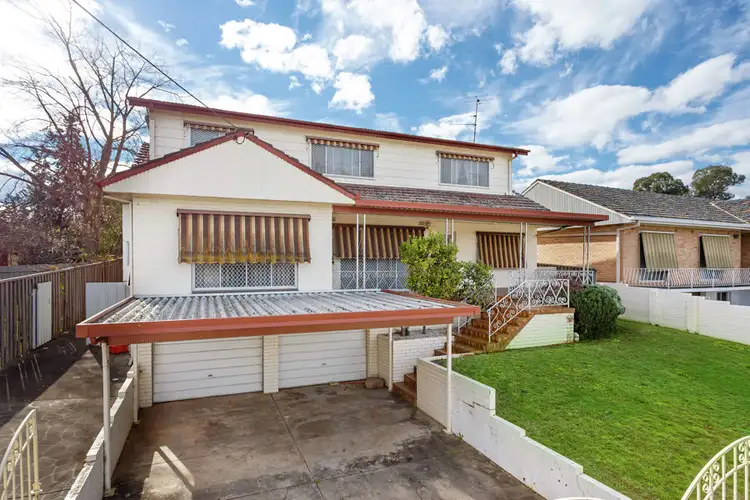 99 Fay Avenue, Kooringal NSW 2650