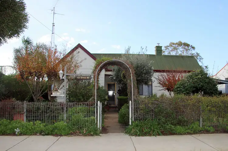 43 Green Street, Lockhart NSW 2656