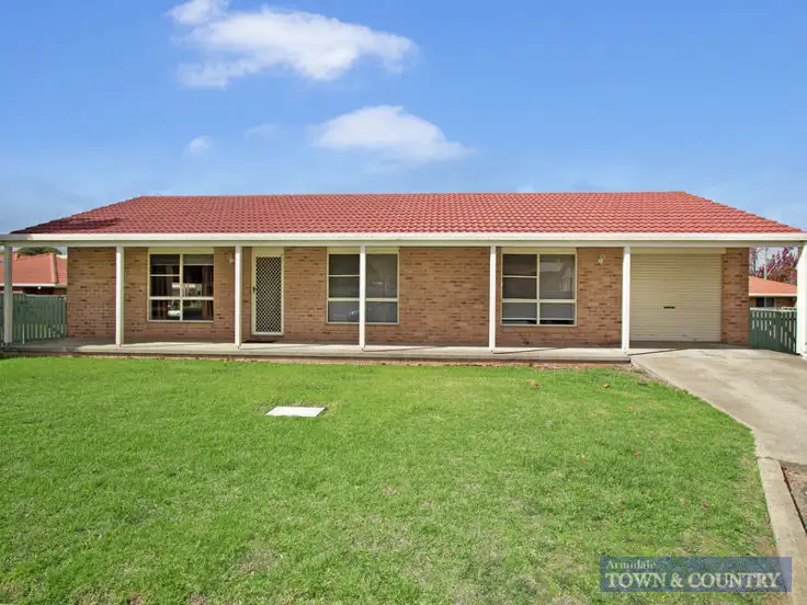 2 Fiona Place, Armidale NSW 2350