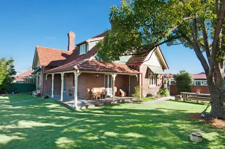 30 Barton Street, Mayfield NSW 2304