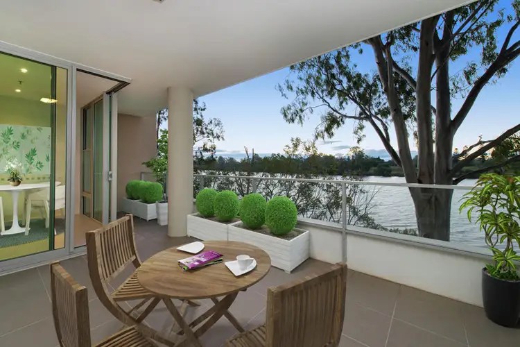 4205/ 205 King Arthur Terrace, Tennyson QLD 4105