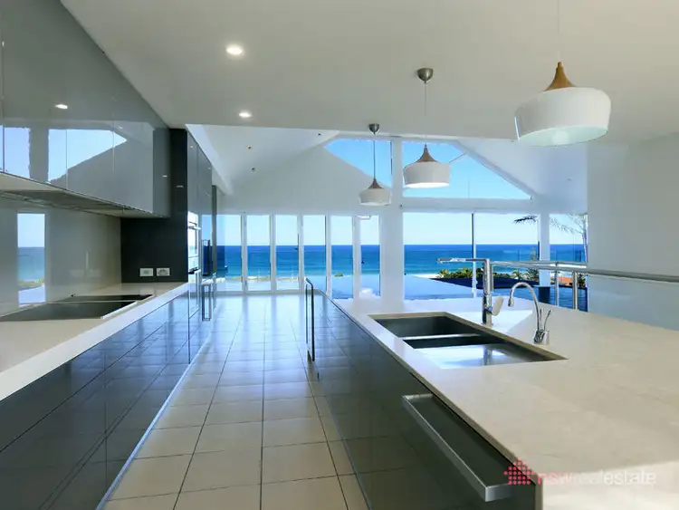 1/4 Emerald Avenue, Sapphire Beach NSW 2450