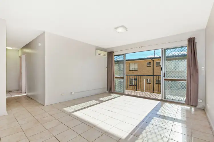 Main view of Homely unit listing, 2/51 Burrai Street, Morningside QLD 4170