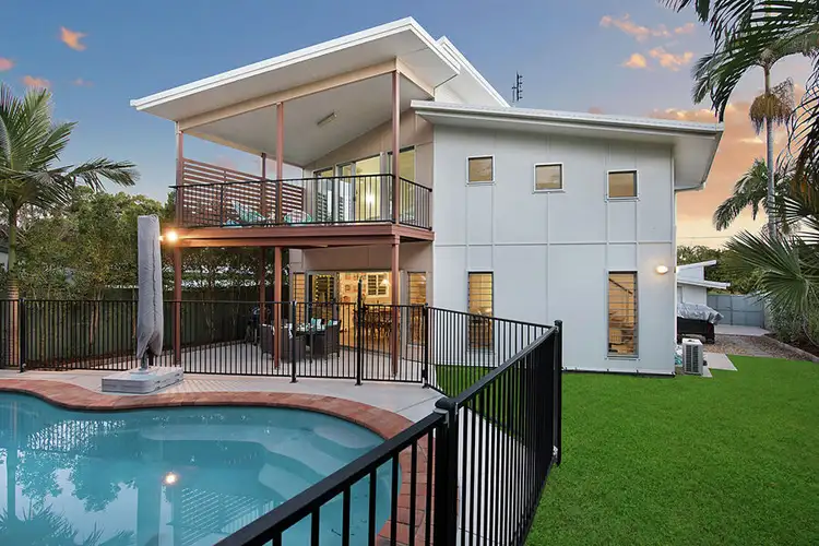 11 Lawley Street, Dicky Beach QLD 4551