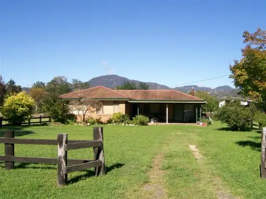 41 Debenham Street, Blandford NSW 2338
