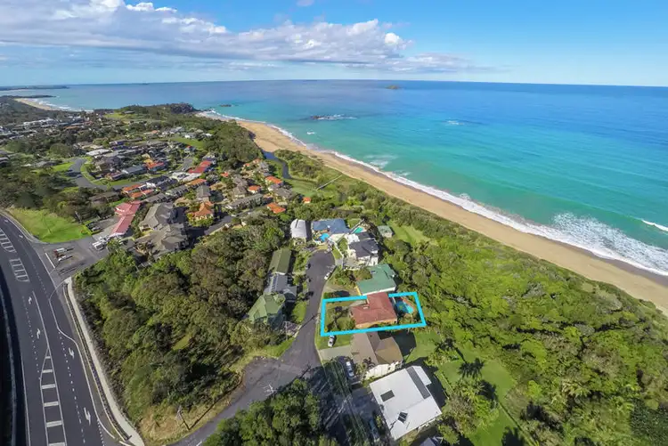 9 Sapphire Crescent, Sapphire Beach NSW 2450