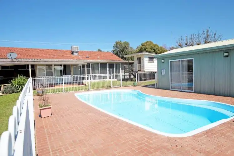 7 Percy Street, Junee NSW 2663