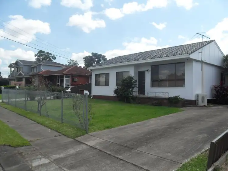 23 Kambala Crescent, Fairfield West NSW 2165